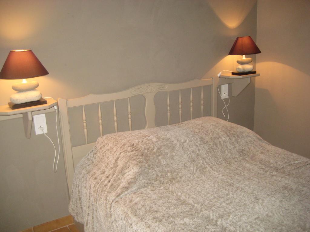 Gite Des Ocres Villars  Room photo
